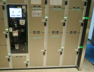 coin_operated_locker_marunouchi_tokyo_2018-08_2237.png
