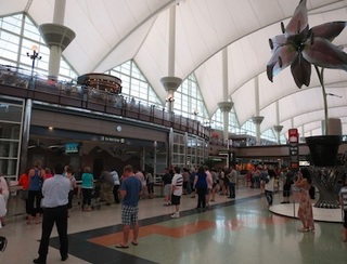 denver_airport_waiting_1634.jpg