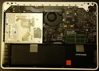 macbook_mc516_ssd_change_06.jpg