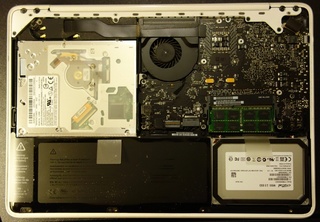 macbook_mc516_ssd_change_09.jpg