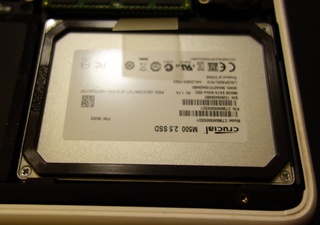 macbook_mc516_ssd_change_10.jpg